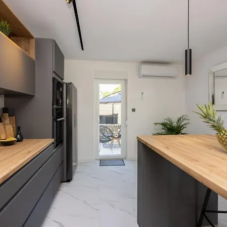 Luxury Magic With Swimming Pool Villa Baška