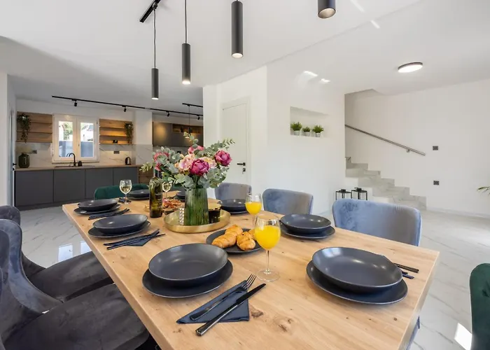 Luxury Magic With Swimming Pool Башка