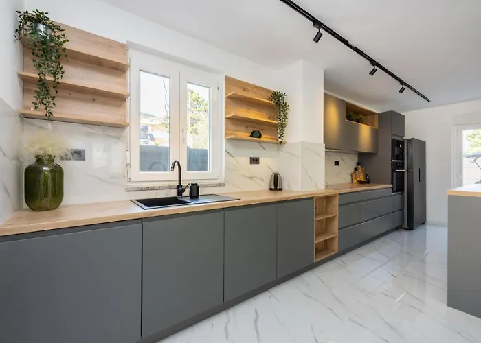 Luxury Magic With Swimming Pool Башка