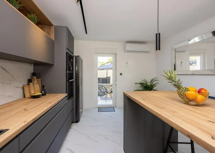 Luxury Magic With Swimming Pool Вилла Башка