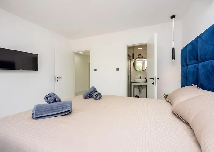 Luxury Magic With Swimming Pool Башка