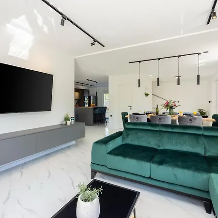 Luxury Magic With Swimming Pool Villa