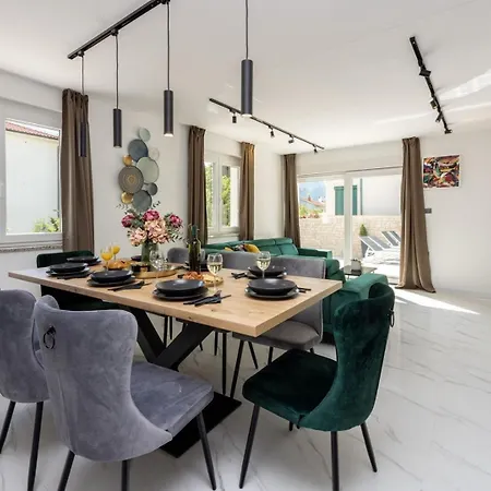 Luxury Magic With Swimming Pool * バスカ