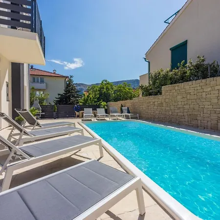 Luxury Magic With Swimming Pool *