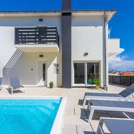 Villa Luxury Magic With Swimming Pool Baska (Krk)