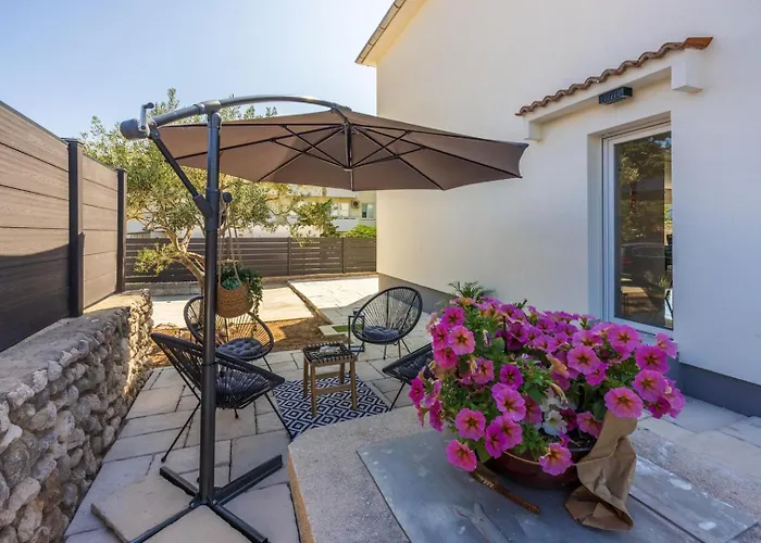 Vila Luxury Magic With Swimming Pool