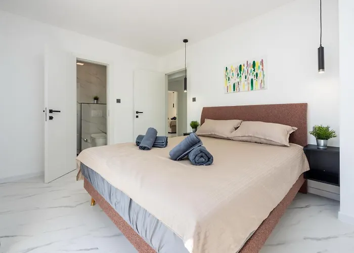 Luxury Magic With Swimming Pool Vila